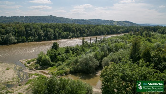 Fluss Steiermark Hochwasserschutz